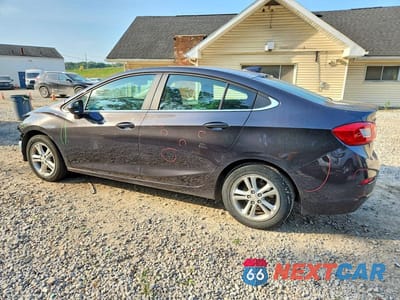 Drugie zdjęcie samochodu z przodu: 2017 CHEVROLET CRUZE LT VIN:1G1BE5SM7H7125726 - miniatura