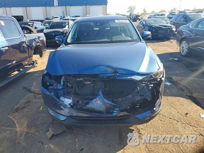 Piąte zdjęcie samochodu w środku: 2019 MAZDA CX-5 TOURING VIN:JM3KFBCM2K0571940 - miniatura