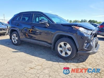 Czwarte zdjęcie samochodu z boku: 2019 TOYOTA RAV4 XLE VIN:2T3P1RFVXKW056903 - miniatura