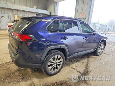 Trzecie zdjęcie samochodu z tyłu: 2021 TOYOTA RAV4 XLE PREMIUM VIN:2T3C1RFV2MW142255 - miniatura