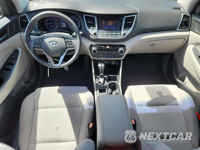 Zdjęcie 8 z 13 samochodu: 2016 HYUNDAI TUCSON SE VIN:KM8J33A41GU145643 - miniatura