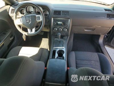 Zdjęcie 8 z 12 samochodu: 2013 DODGE CHALLENGER SXT VIN:2C3CDYAG1DH681836 - miniatura