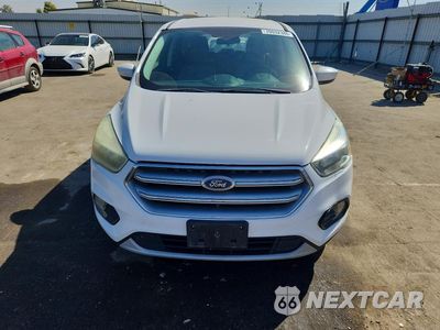 Piąte zdjęcie samochodu w środku: 2017 FORD ESCAPE SE VIN:1FMCU0GDXHUD20291 - miniatura