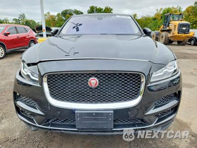 Piąte zdjęcie samochodu w środku: 2017 JAGUAR F-PACE PRESTIGE VIN:SADCK2BV0HA071172 - miniatura