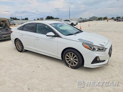 Czwarte zdjęcie samochodu z boku: 2018 HYUNDAI SONATA SE VIN:5NPE24AF3JH614751 - miniatura