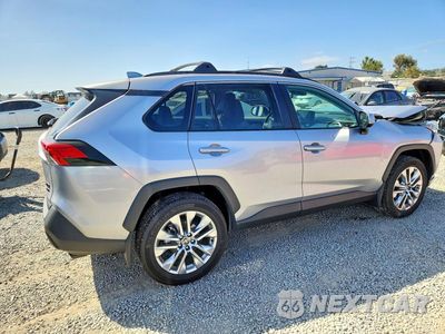 Trzecie zdjęcie samochodu z tyłu: 2025 TOYOTA RAV4 XLE PREMIUM VIN:2T3A1RFV8SC545677 - miniatura