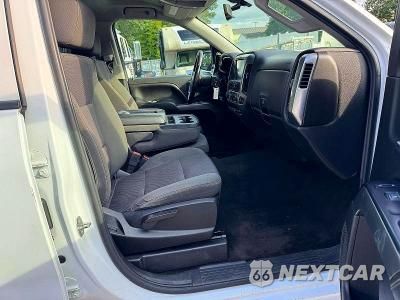 Zdjęcie 10 z 12 samochodu: 2018 CHEVROLET SILVERADO K1500 LT VIN:1GCVKREC5JZ318684 - miniatura
