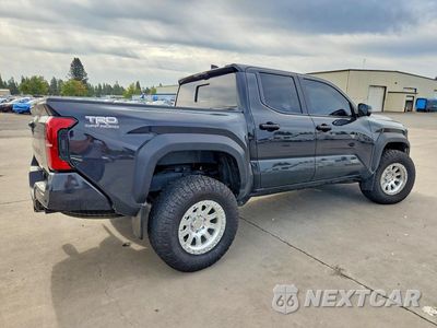 Trzecie zdjęcie samochodu z tyłu: 2024 TOYOTA TACOMA TRD OFF-ROAD VIN:3TMLB5JN6RM074225 - miniatura