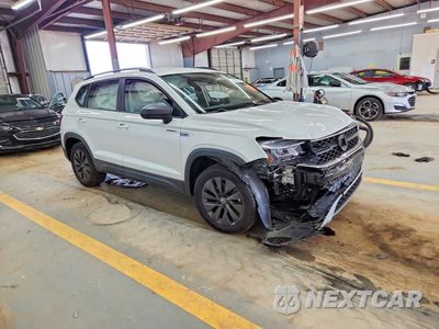 Czwarte zdjęcie samochodu z boku: 2022 VOLKSWAGEN TAOS S VIN:3VVAX7B23NM089575 - miniatura