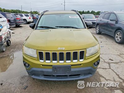 Piąte zdjęcie samochodu w środku: 2012 JEEP COMPASS LATITUDE VIN:1C4NJCEA1CD579213 - miniatura