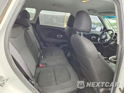 Zdjęcie 11 z 13 samochodu: 2018 KIA SOUL + VIN:KNDJP3A54J7902770 - miniatura