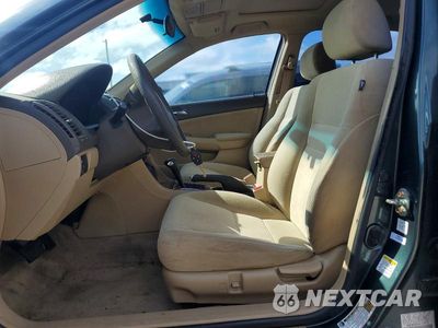 Zdjęcie 7 z 12 samochodu: 2004 HONDA ACCORD EX VIN:1HGCM56694A109472 - miniatura
