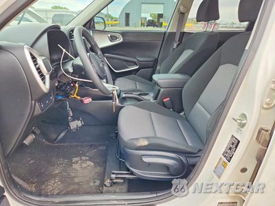 Zdjęcie 7 z 12 samochodu: 2022 KIA SOUL LX VIN:KNDJ23AU6N7164112 - miniatura