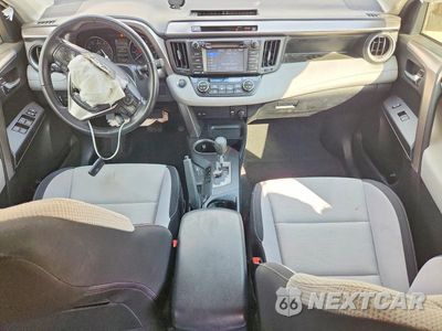 Zdjęcie 8 z 13 samochodu: 2018 TOYOTA RAV4 XLE VIN:JTMWFREV8JD120463 - miniatura