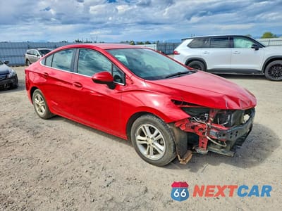 Czwarte zdjęcie samochodu z boku: 2017 CHEVROLET CRUZE LT VIN:1G1BE5SM9H7115764 - miniatura