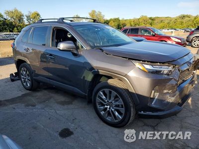 Czwarte zdjęcie samochodu z boku: 2022 TOYOTA RAV4 XLE PREMIUM VIN:2T3A1RFV3NW288690 - miniatura