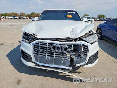 Piąte zdjęcie samochodu w środku: 2020 AUDI Q7 PREMIUM VIN:WA1AXAF71LD002244 - miniatura