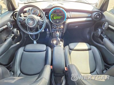 Zdjęcie 8 z 13 samochodu: 2017 MINI COOPER S VIN:WMWXU3C36H2F49258 - miniatura