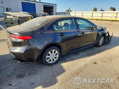 Trzecie zdjęcie samochodu z tyłu: 2020 TOYOTA COROLLA LE VIN:JTDEPRAE3LJ091022 - miniatura