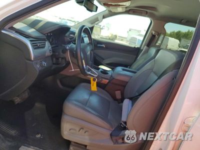 Zdjęcie 7 z 14 samochodu: 2020 CHEVROLET SUBURBAN C1500 LT VIN:1GNSCHKC6LR161837 - miniatura