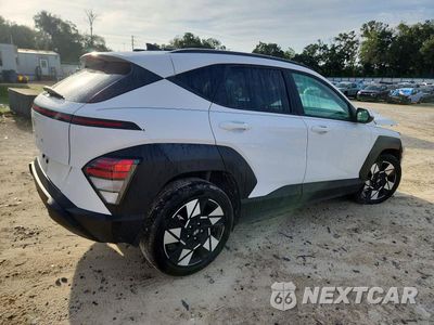 Trzecie zdjęcie samochodu z tyłu: 2024 HYUNDAI KONA SEL VIN:KM8HC3ABXRU038624 - miniatura