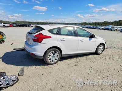 Trzecie zdjęcie samochodu z tyłu: 2012 FORD FOCUS SE VIN:1FAHP3K22CL258625 - miniatura