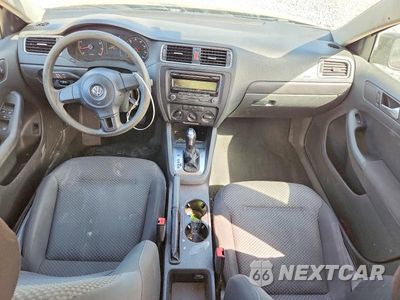 Zdjęcie 8 z 12 samochodu: 2012 VOLKSWAGEN JETTA BASE VIN:3VW2K7AJ9CM372079 - miniatura