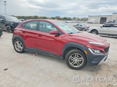 Czwarte zdjęcie samochodu z boku: 2023 HYUNDAI KONA SE VIN:KM8K22ABXPU040910 - miniatura