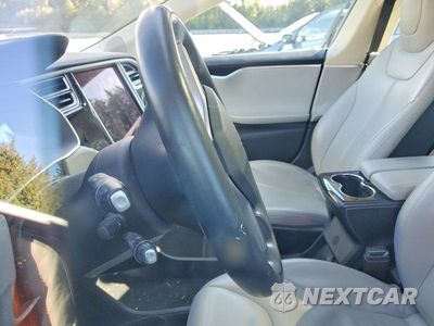 Zdjęcie 7 z 12 samochodu: 2014 TESLA MODEL S VIN:5YJSA1H13EFP55936 - miniatura