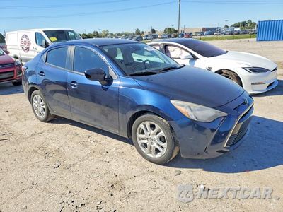 Czwarte zdjęcie samochodu z boku: 2018 TOYOTA YARIS IA BASE VIN:3MYDLBYV3JY304288 - miniatura