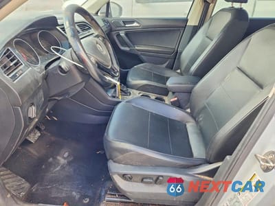 Zdjęcie 7 z 13 samochodu: 2018 VOLKSWAGEN TIGUAN VIN:3VV2B7AX1JM105265 - miniatura