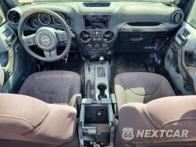 Zdjęcie 8 z 14 samochodu: 2017 JEEP WRANGLER UNLIMITED SPORT VIN:1C4BJWDG6HL661414 - miniatura