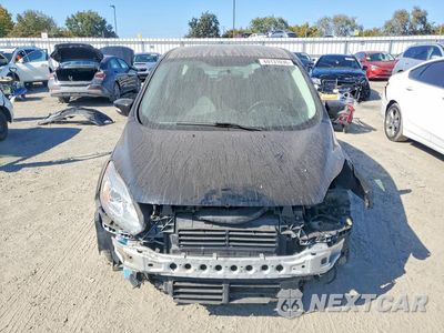 Piąte zdjęcie samochodu w środku: 2018 FORD C-MAX SE VIN:1FADP5AU7JL104664 - miniatura