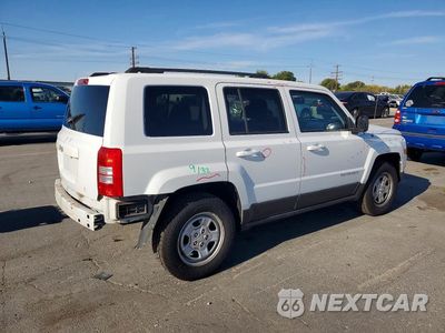 Trzecie zdjęcie samochodu z tyłu: 2017 JEEP PATRIOT SPORT VIN:1C4NJRBB2HD138102 - miniatura