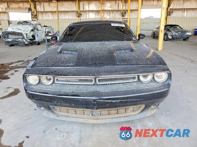 Piąte zdjęcie samochodu w środku: 2016 DODGE CHALLENGER SXT VIN:2C3CDZAG7GH148612 - miniatura