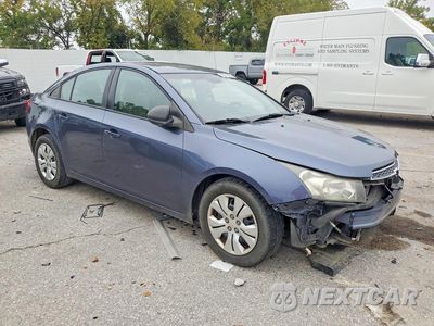 Czwarte zdjęcie samochodu z boku: 2013 CHEVROLET CRUZE LS VIN:1G1PA5SH0D7284019 - miniatura