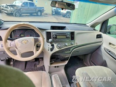 Zdjęcie 8 z 13 samochodu: 2011 TOYOTA SIENNA BASE 7-PASSENGER VIN:5TDZK3DCXBS040755 - miniatura