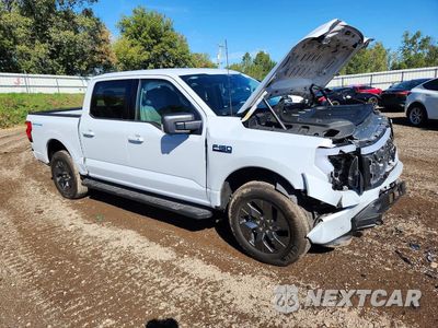 Czwarte zdjęcie samochodu z boku: 2025 FORD F150 LIGHTNING XLT VIN:1FT6W3LU2SWG28893 - miniatura
