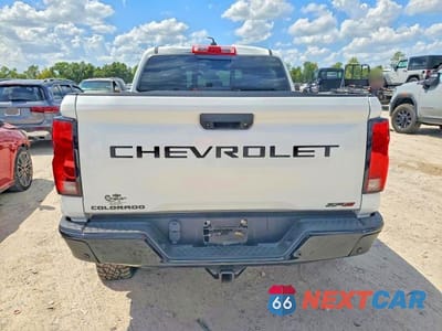 Zdjęcie 6 z 12 samochodu: 2024 CHEVROLET COLORADO ZR2 VIN:1GCPTFEK0R1216215 - miniatura