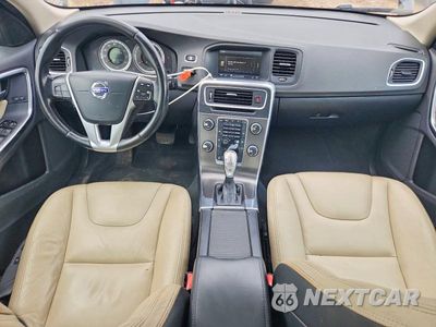 Zdjęcie 8 z 12 samochodu: 2013 VOLVO S60 T5 VIN:YV1612FH3D2173550 - miniatura