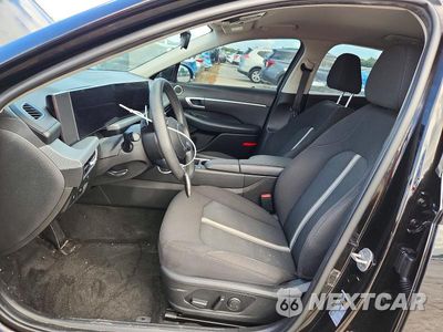 Zdjęcie 7 z 12 samochodu: 2025 HYUNDAI SONATA SEL VIN:KMHL64JA8SA452605 - miniatura