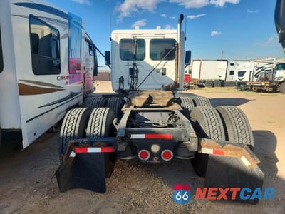 Zdjęcie 6 z 12 samochodu: 2011 FREIGHTLINER CASCADIA SEMI TRUCK VIN:1FUJGEDVXBSAY2809 - miniatura