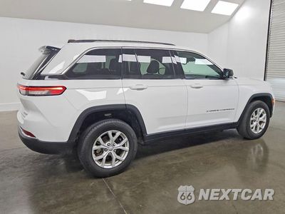 Trzecie zdjęcie samochodu z tyłu: 2023 JEEP GRAND CHEROKEE LIMITED VIN:1C4RJHBG3PC500868 - miniatura