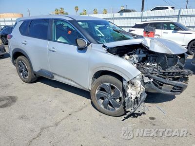 Czwarte zdjęcie samochodu z boku: 2024 NISSAN ROGUE SV VIN:5N1BT3BB3RC704121 - miniatura