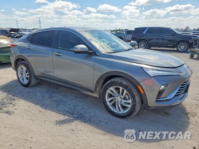 Czwarte zdjęcie samochodu z boku: 2024 BUICK ENVISTA PREFERRED VIN:KL47LAE2XRB038269 - miniatura