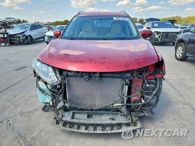 Piąte zdjęcie samochodu w środku: 2016 NISSAN ROGUE SV VIN:KNMAT2MT8GP607633 - miniatura