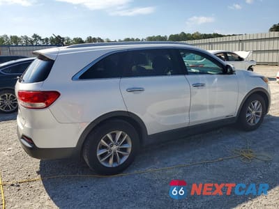 Trzecie zdjęcie samochodu z tyłu: 2017 KIA SORENTO LX V6 VIN:5XYPGDA5XHG196059 - miniatura