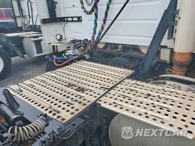 Zdjęcie 13 z 13 samochodu: 2018 VOLVO VNL SEMI TRUCK VIN:4V4N39TG6JN892435 - miniatura