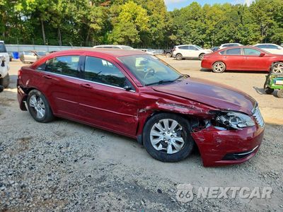 Czwarte zdjęcie samochodu z boku: 2013 CHRYSLER 200 LX VIN:1C3CCBAB6DN568721 - miniatura