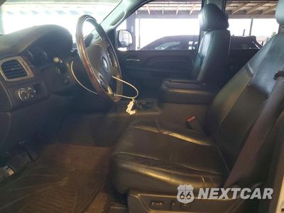 Zdjęcie 7 z 13 samochodu: 2012 GMC YUKON DENALI VIN:1GKS2EEF1CR271893 - miniatura